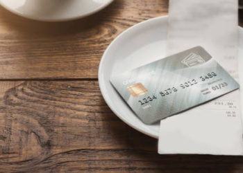 El accidente que dio origen a la tarjeta de crédito